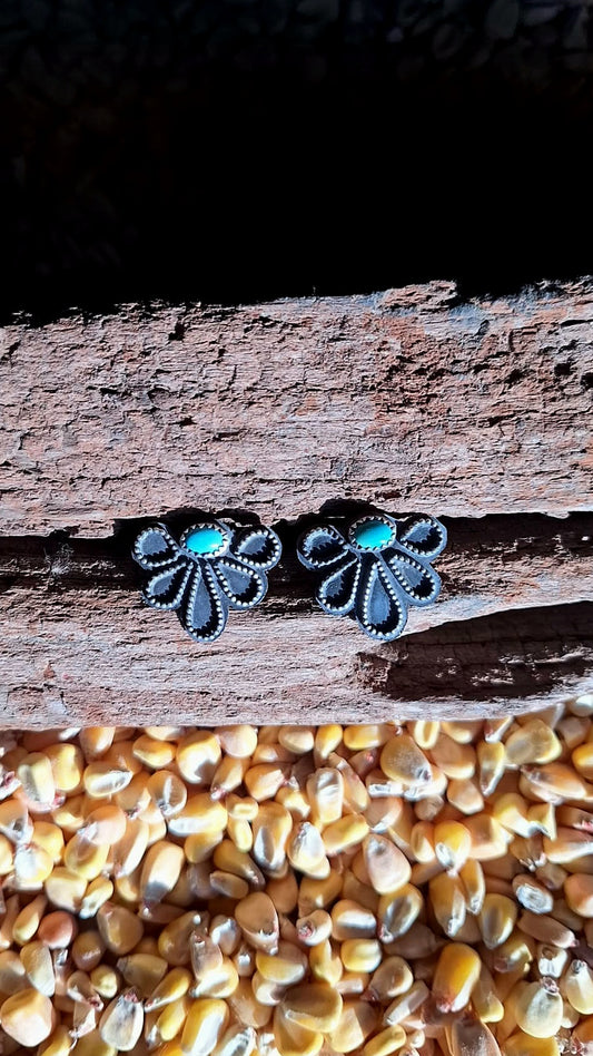 The Loretta Studs